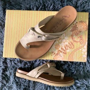 Very G sandals